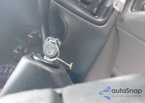 2005 Chevrolet Suburban 1500 Z71 из США, поврежденный, VIN 3GNFK16ZX5G186799